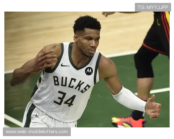 字母哥左膝扭伤严重角度达45度 恐影响季后赛表现和复出时间 字母哥左膝扭伤严重角度达45度 恐影响季后赛表现和复出时间